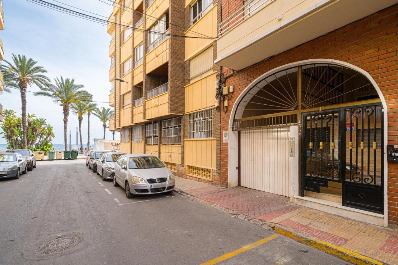 Casa Terra: Apartment 50 Meters From The Beach Torrevieja Exteriör bild